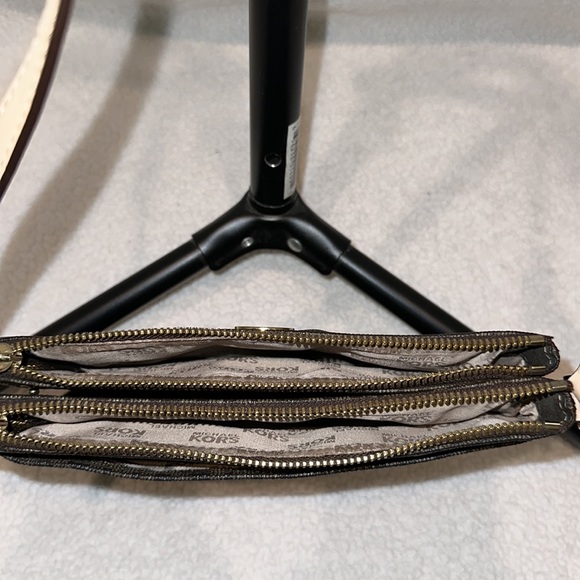 Michael Kors Crossbody Purse Brown and Tan Monogram Print with gold hardware - Picture 10 of 12